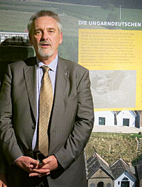 Eine große Trauergemeinde nahm Abschied von Otto Heinek (* 6. Februar 1960, † 20. August 2018) Eine große Trauergemeinde nahm Abschied von Otto Heinek (* 6. Februar 1960, † 20. August 2018)