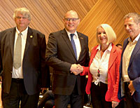 Ehrennadel der LDU Baden-Württemberg in Gold für Irene Kieltsch Ehrennadel der LDU Baden-Württemberg in Gold für Irene Kieltsch